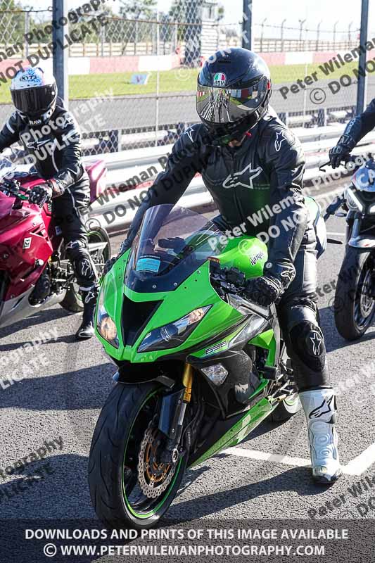 donington no limits trackday;donington park photographs;donington trackday photographs;no limits trackdays;peter wileman photography;trackday digital images;trackday photos